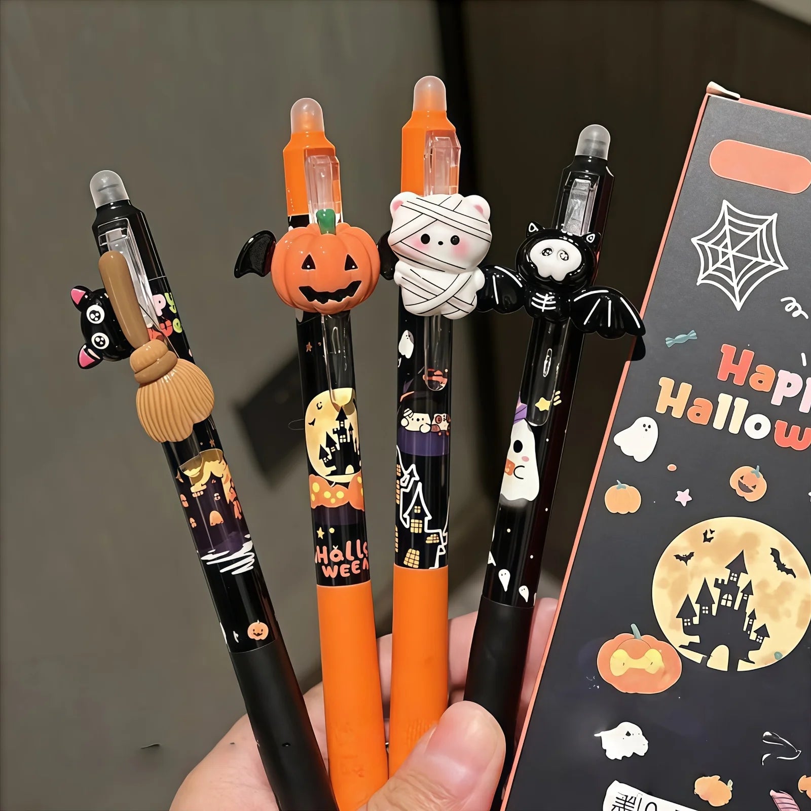 4 bolígrafos de tinta borrable de estilo oscuro para Halloween, divertidos, con decoración tridimensional, para firmar, para estudiantes, para hacer tareas escolares y practicar.