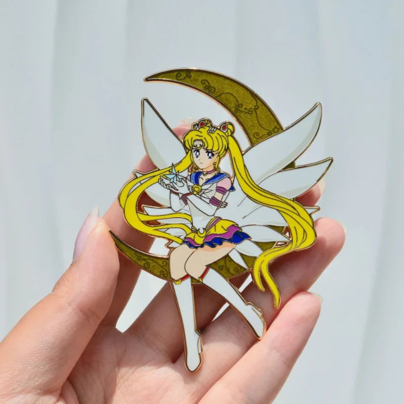 Pins de Sailor Moon, insignias y broches de moda con diseños de dibujos animados, artículos derivados, para mujer, decoraciones para exteriores, pin de esmalte, regalos para fiestas
